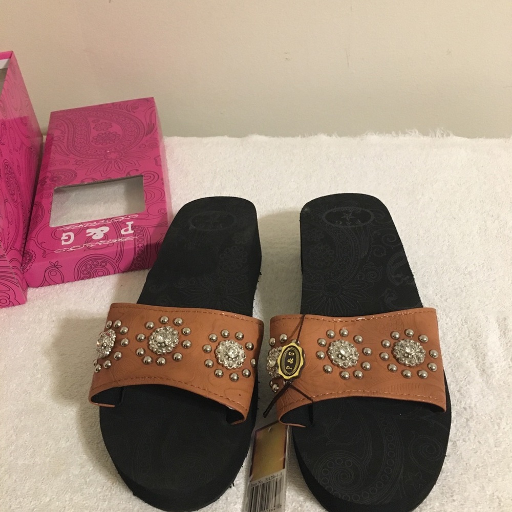 P&G Embellished 2” Wedge Slide Sandals Size 7 NIB